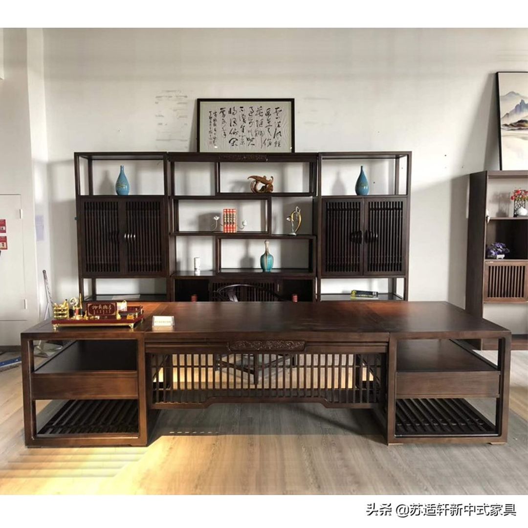 新中式办公家具 大班台；诠释东方人的情怀大班台家具装修效果图片_1