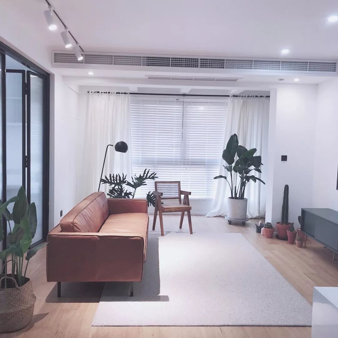 21张阳台纳入客厅设计，搭配好让客厅更加宽敞舒适装修效果图片_6