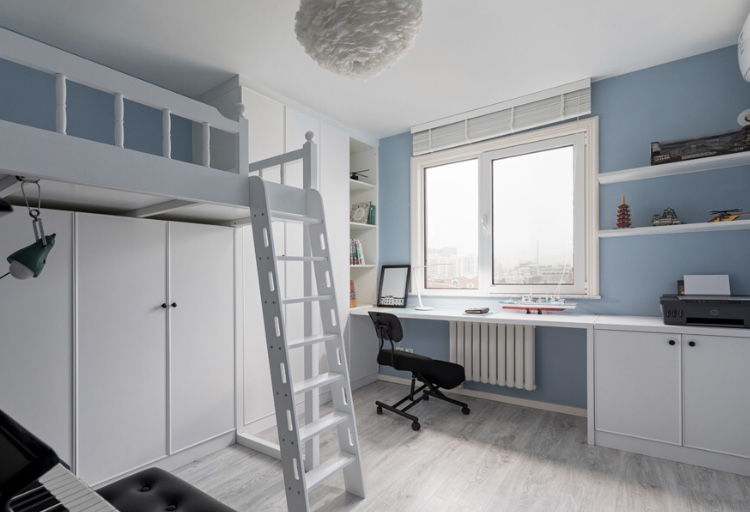 儿童房新式风的开放式收纳格，把孩子喜欢的都展示出来