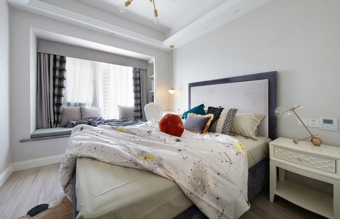 18个现代温馨卧室搭配，卧室够暖才有家的感觉装修效果图片_3