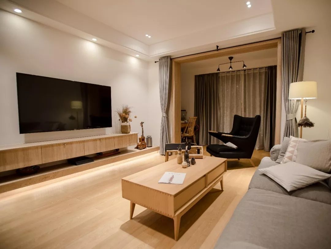 22个原木风客厅，越看越温馨装修效果图片_5