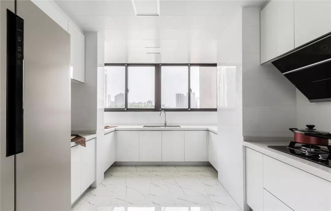 115㎡现代极简风，黑白灰冷色调，细节处理让这个家也不算很冷装修效果图片_9