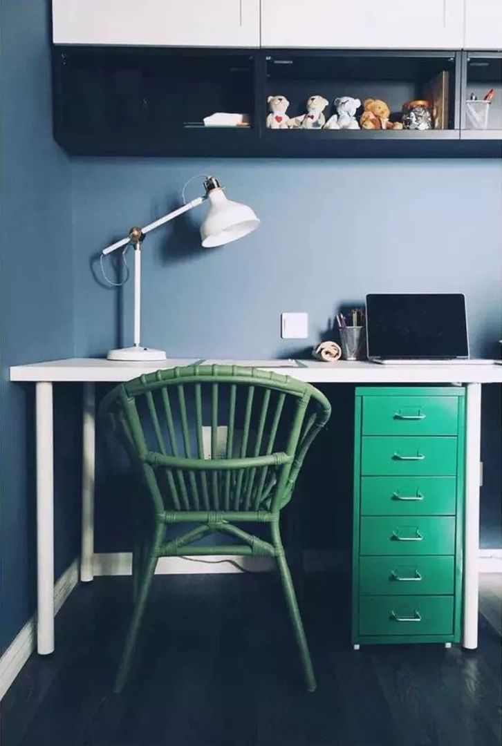 23张小户型简约书桌搭配设计，房间小可以参考装修效果图片_2