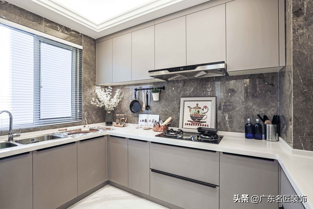 135m²欧式轻奢靓家，给你浪漫巴黎般的舒适生活装修效果图片_11