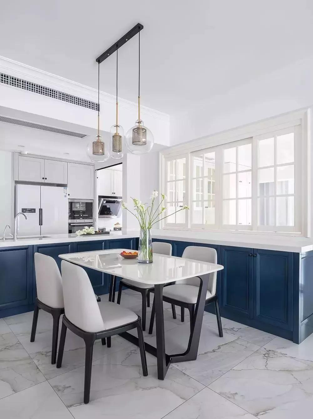 120㎡简约三居室，巧用靛蓝色，让这个家美的与众不同