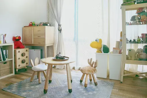 三层大别墅出租房，光看玻璃房就美到我#多彩人家#