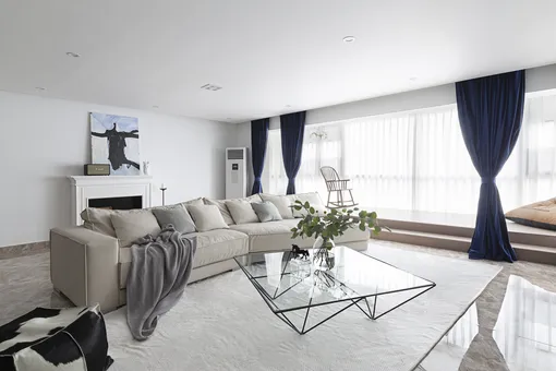 1张异型沙发就能拯救空荡客厅，这个老气精装房的改造秘籍必须看！