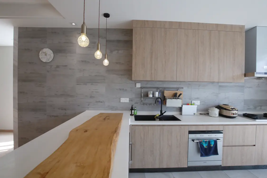 现代厨房瓷砖这样搭，与众不同图片_2