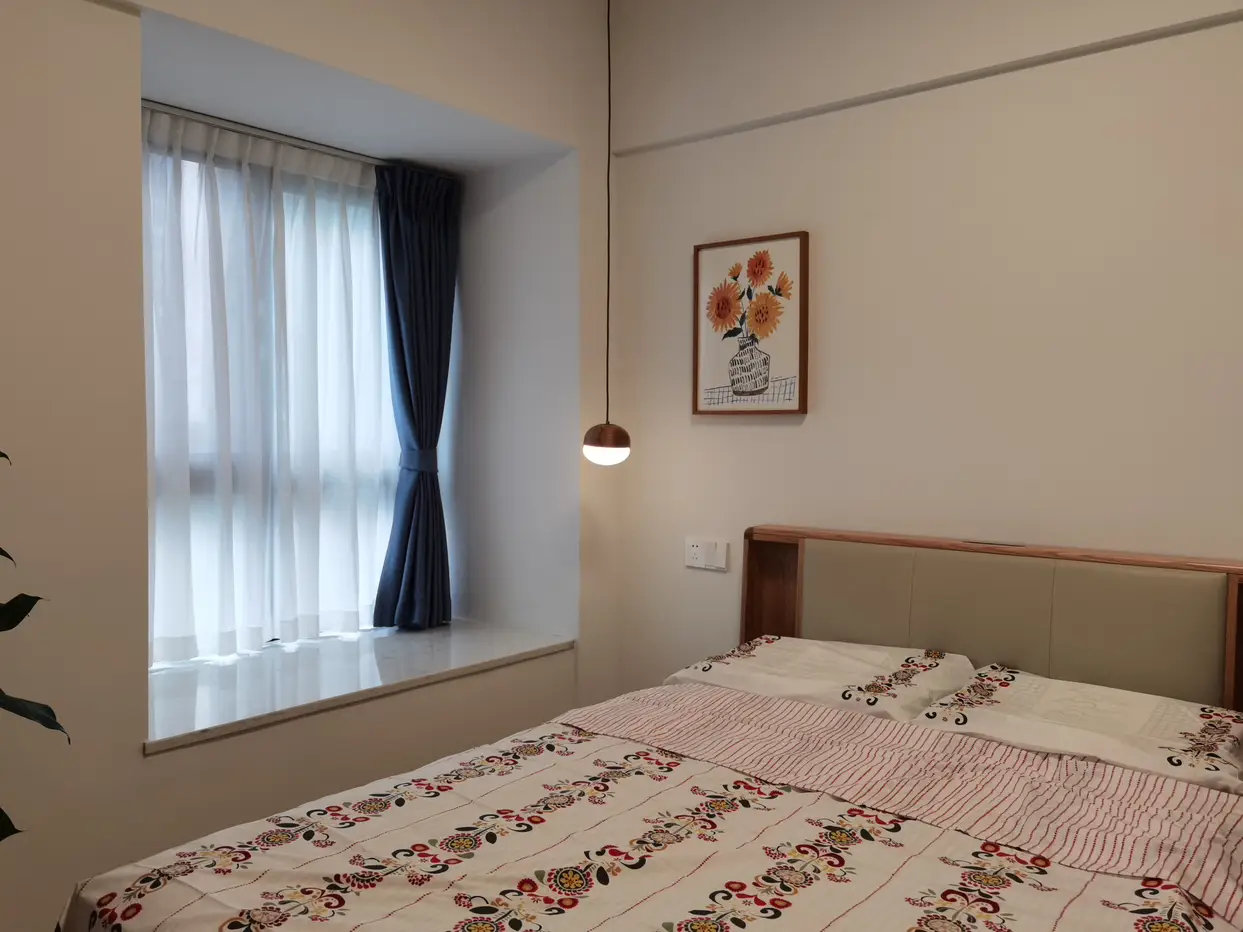 零杂物！干净舒适的日式原木卧室，治愈力💯图片_8