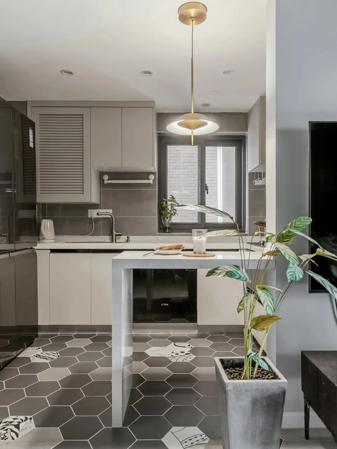 这样的开放式厨房布局太香了图片_0