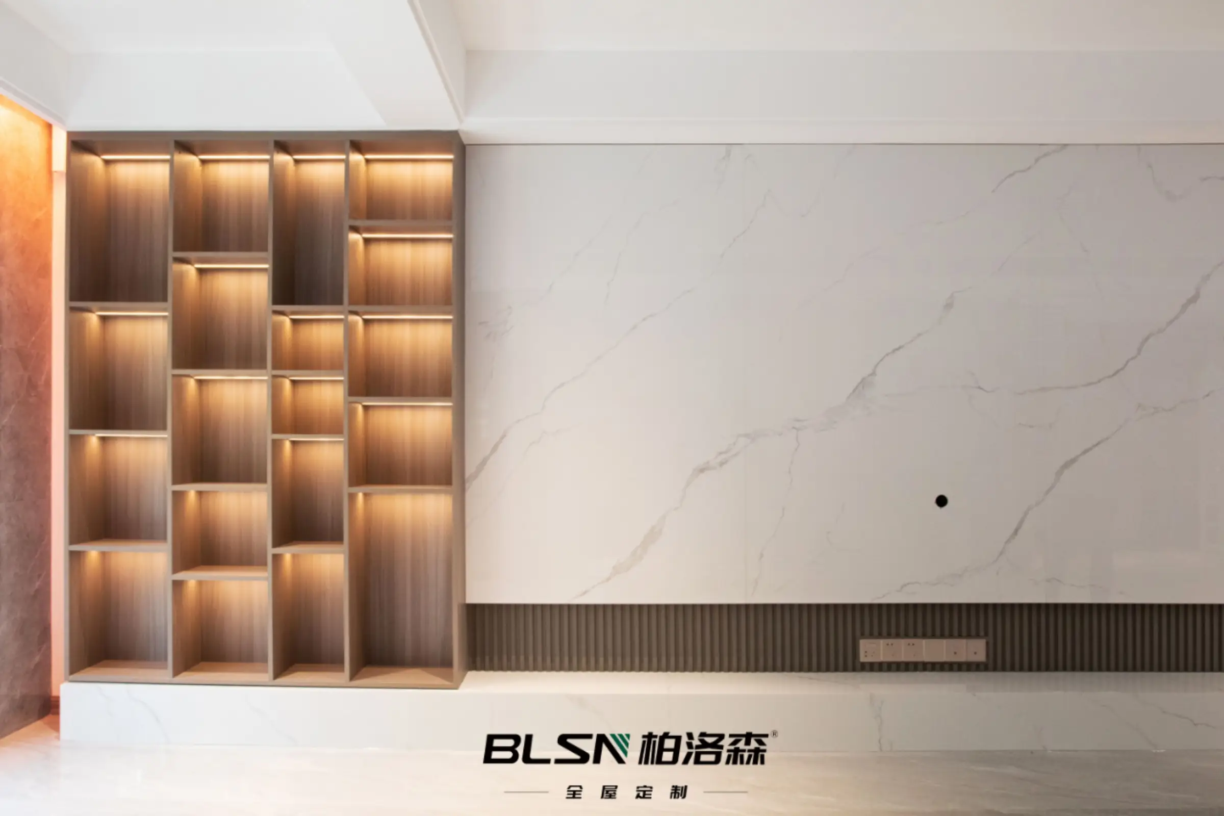 玻璃砖+原木风的全屋定制，氛围感绝了图片_5