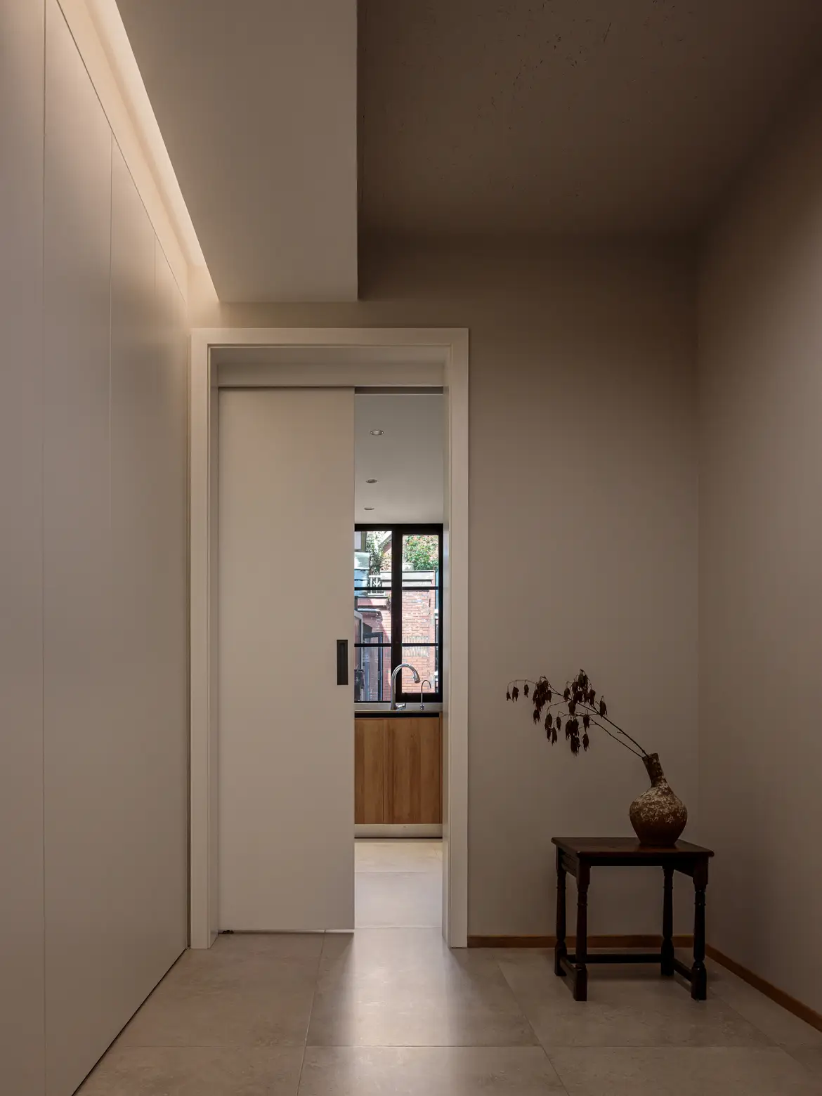 建造墙体，形成遮挡、储物一体的开阔玄关图片_2