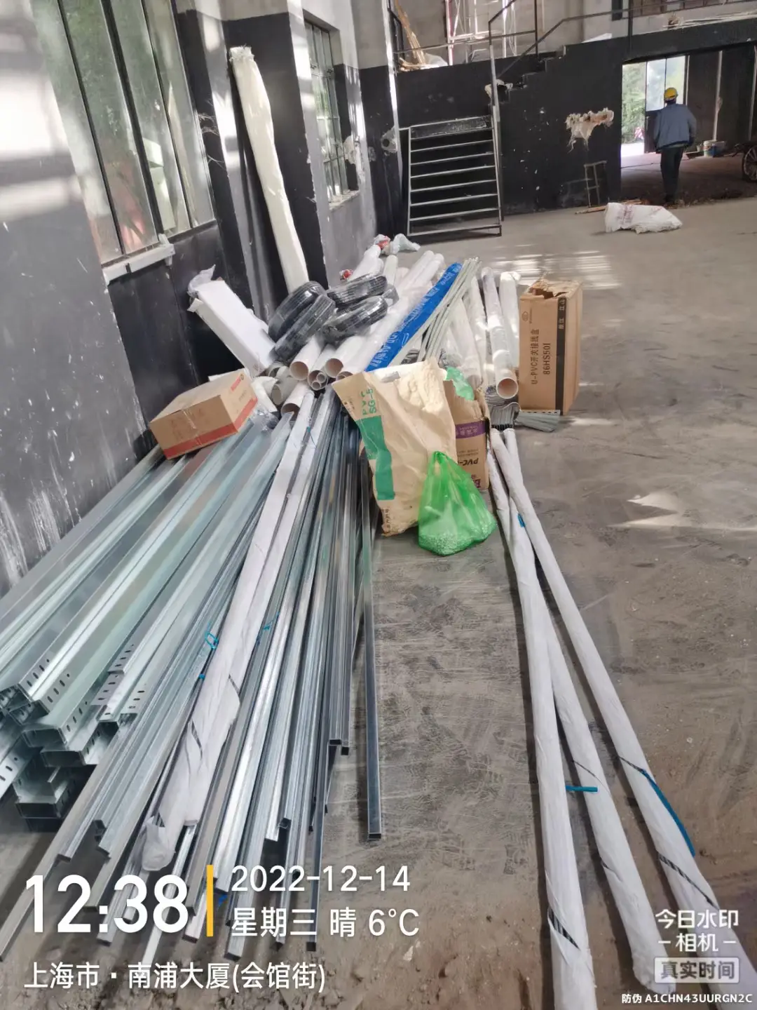 水电安装工作进行中图片_4