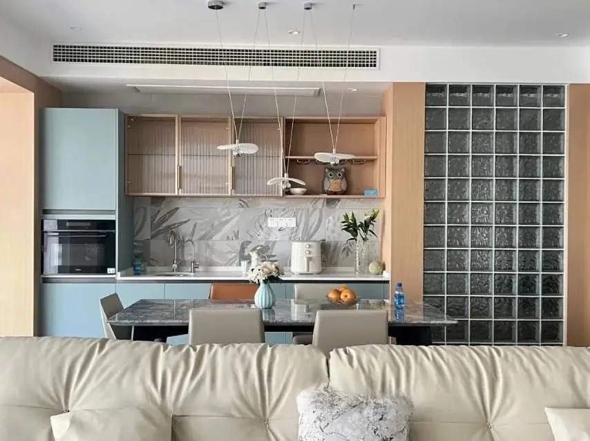 蓝色的多巴胺搭配，使整个空间更清新了图片_3