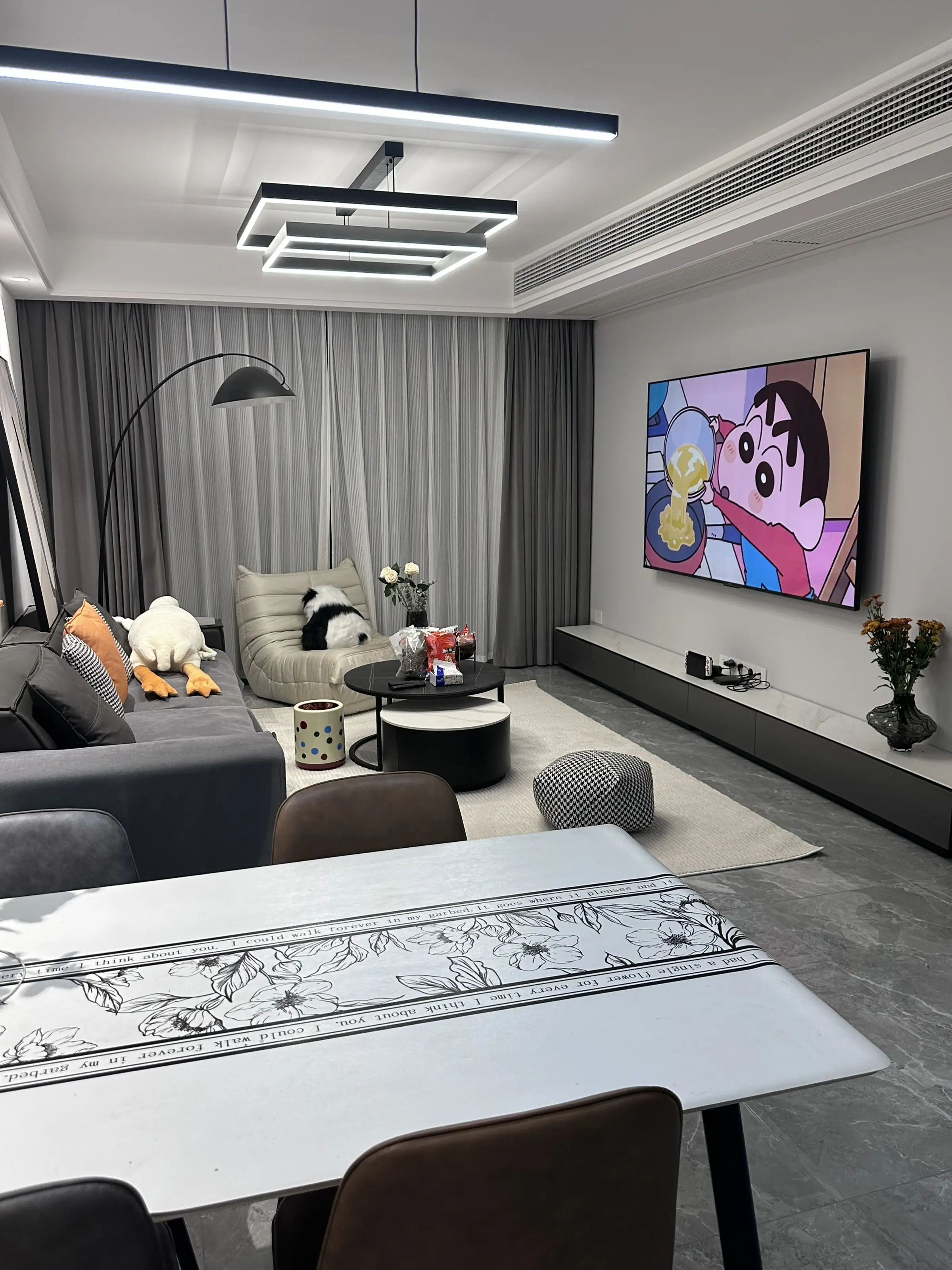 我那色彩不一样的多巴胺客餐厅搭配图片_5