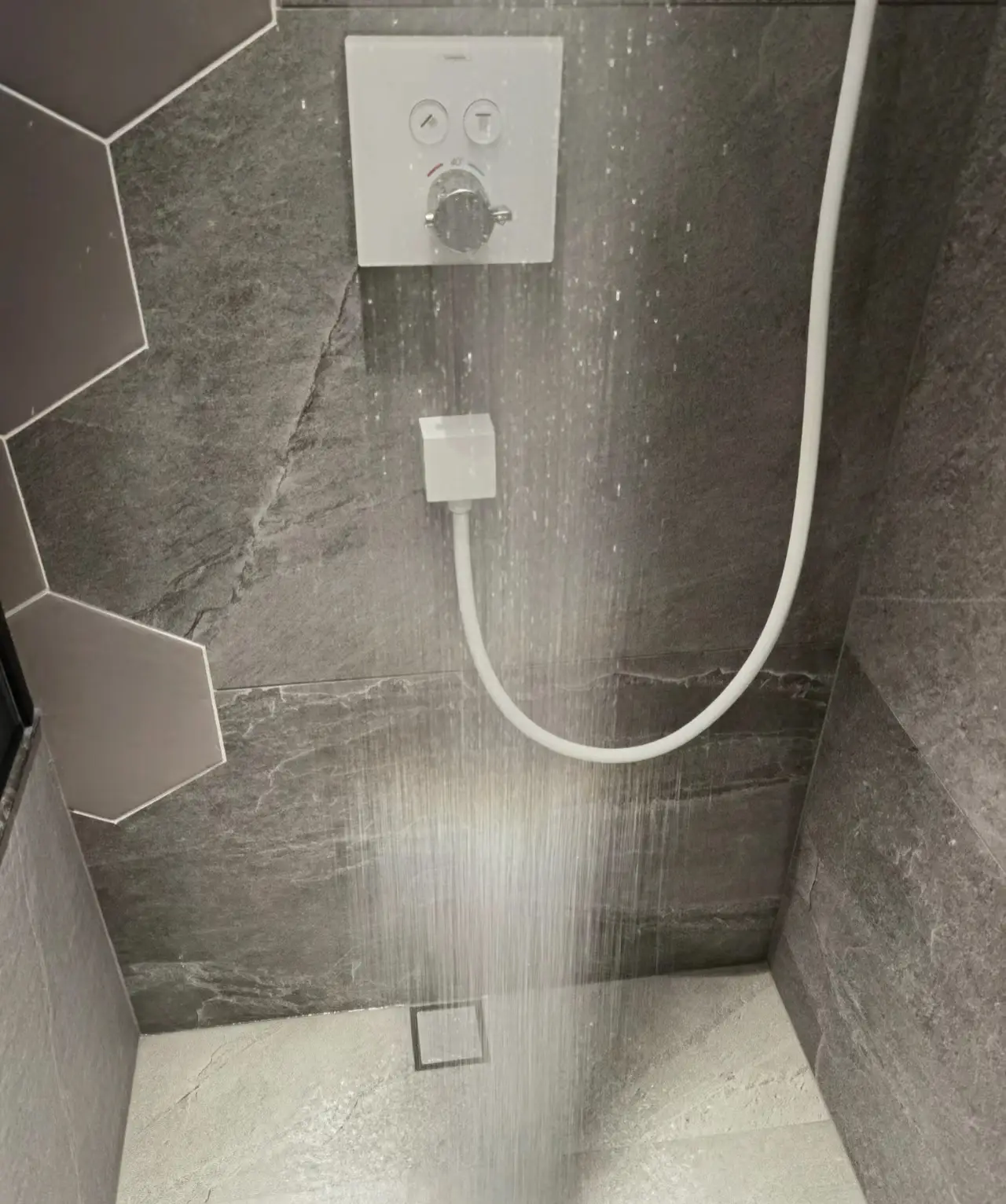 花洒彩虹雨🌈图片_3
