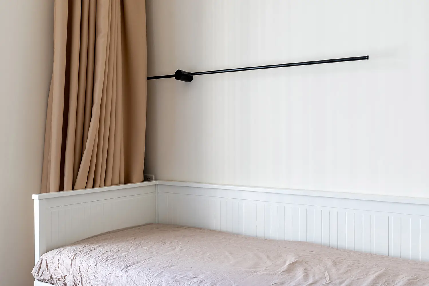 卧室有了壁灯点缀，提高颜值烘托温馨氛围感图片_3