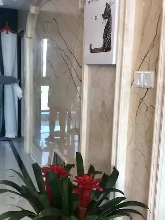 你还在担心装修吗？试试岩板背景墙吧！
