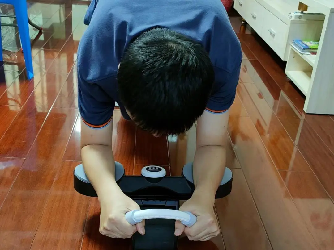 轻松易上手，健腹不求人！莫比肘撑健腹轮图片_4