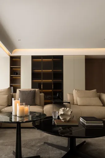 115㎡大横厅住宅，打造成现代原木风，二人世界好幸福