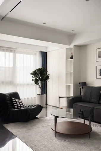 桃源小镇210㎡现代极简：黑白相映，留白艺术