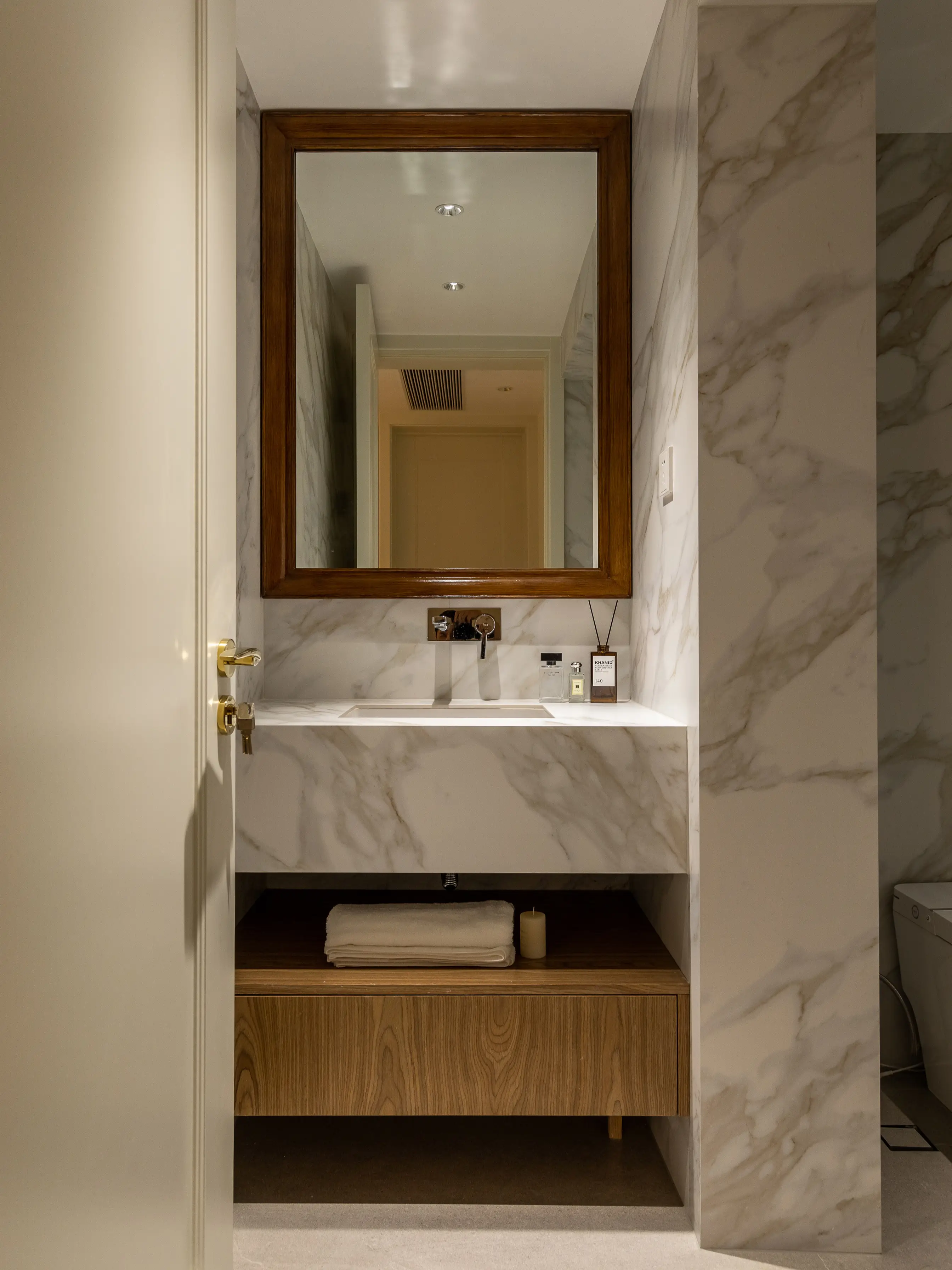 做好镜柜设计，告别卫生间台面脏乱差！图片_1