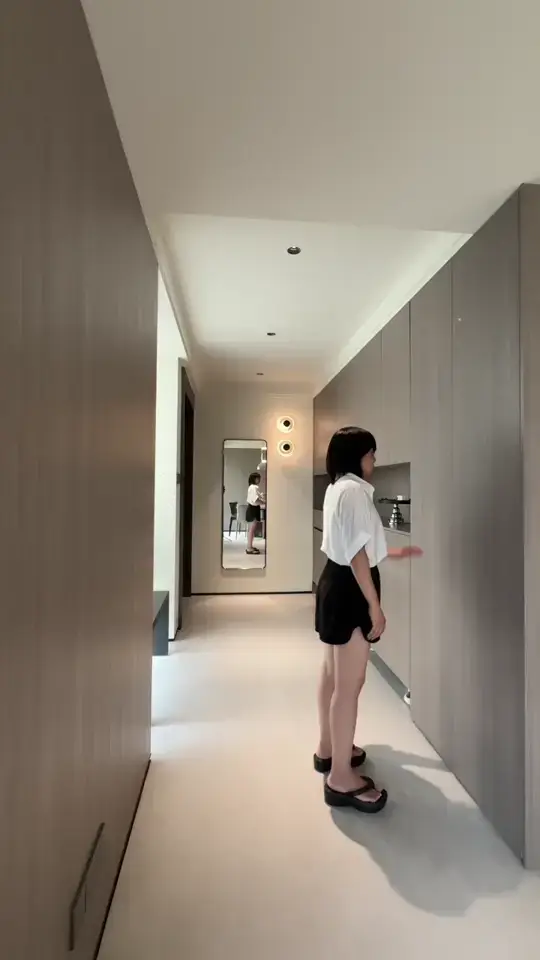入户满墙鞋柜预留封闭挂衣区真的太香了！