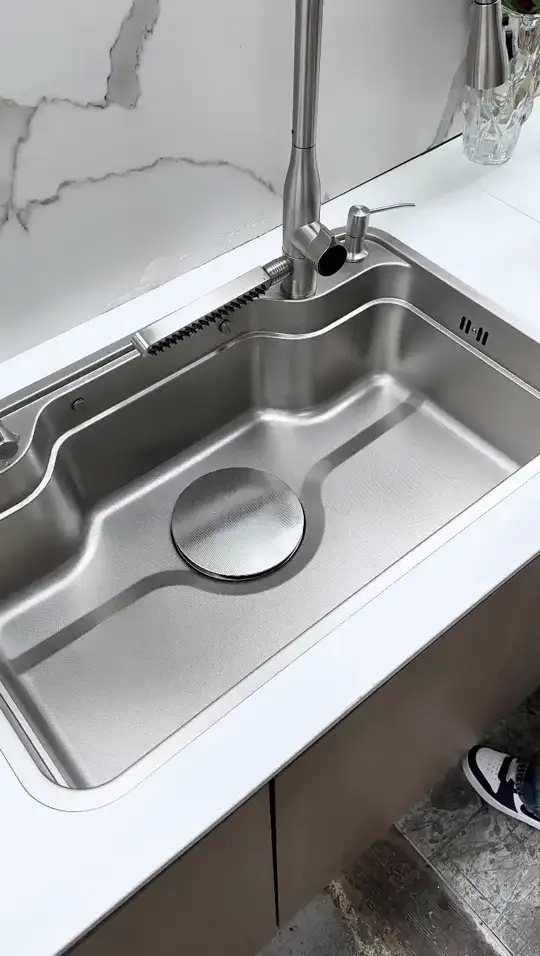 厨房水槽怎么选择呢？